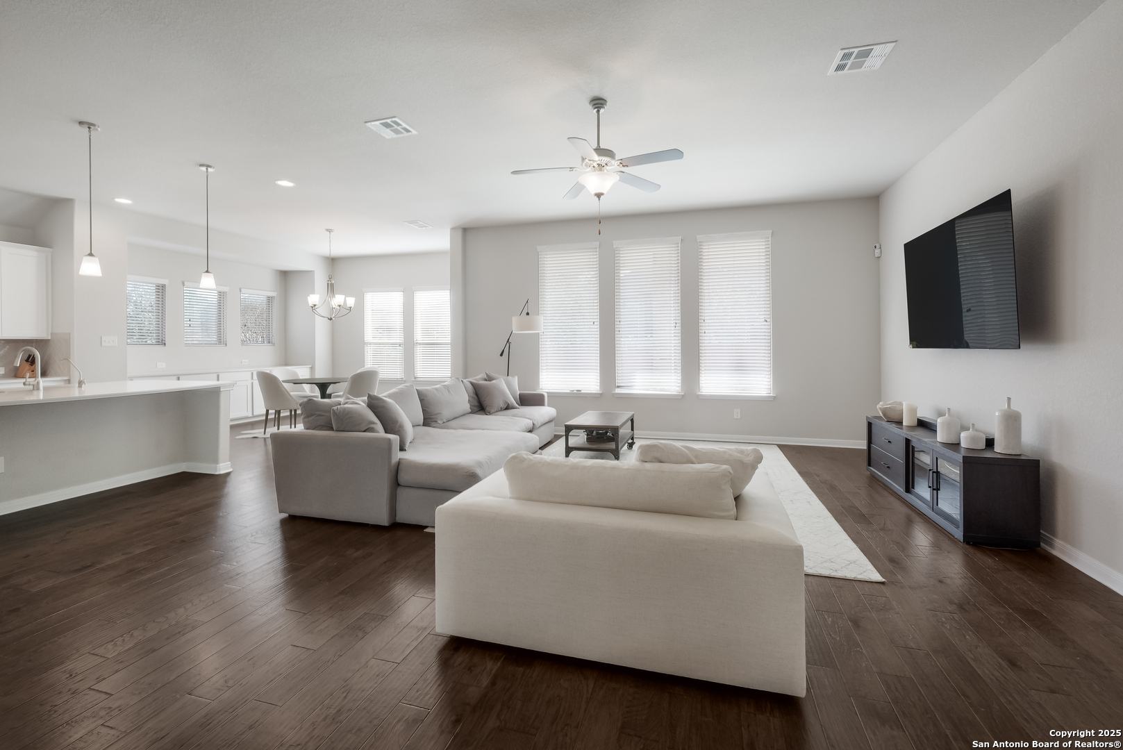1610 Nightshade San Antonio TX 78260