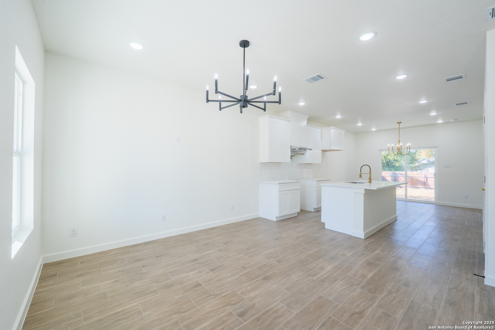 20035 Morrison Street Somerset TX 78069