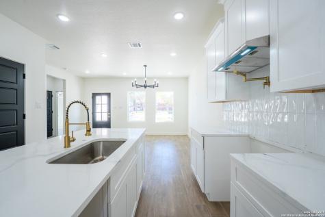 20035 Morrison Street Somerset TX 78069