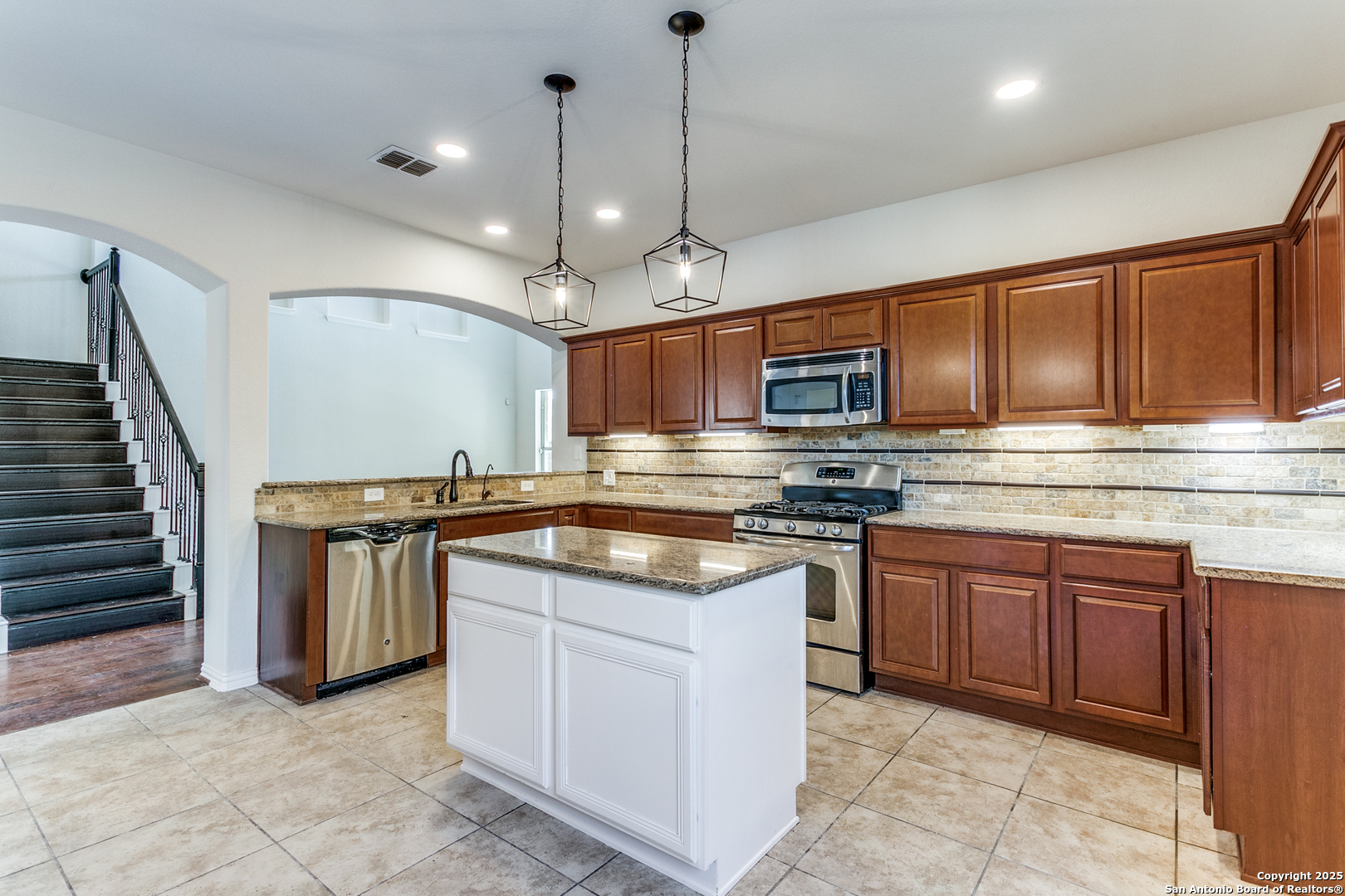 7823 Bluebird Haven Selma TX 78154