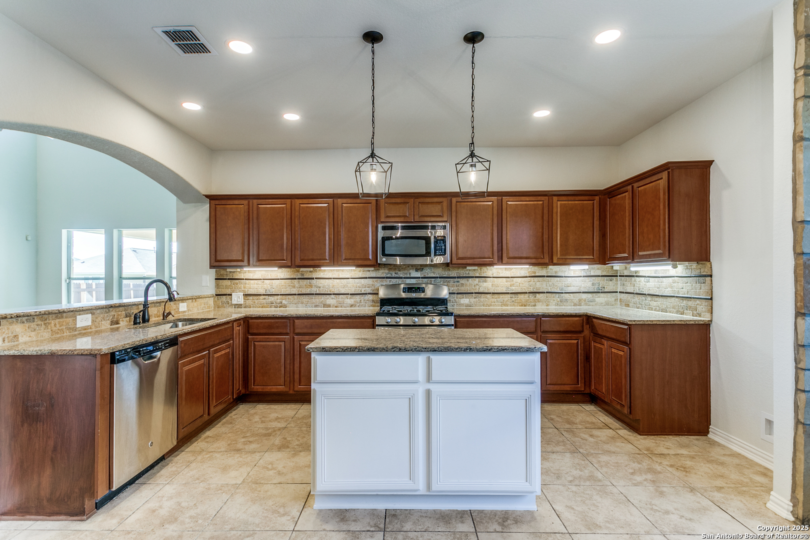 7823 Bluebird Haven Selma TX 78154