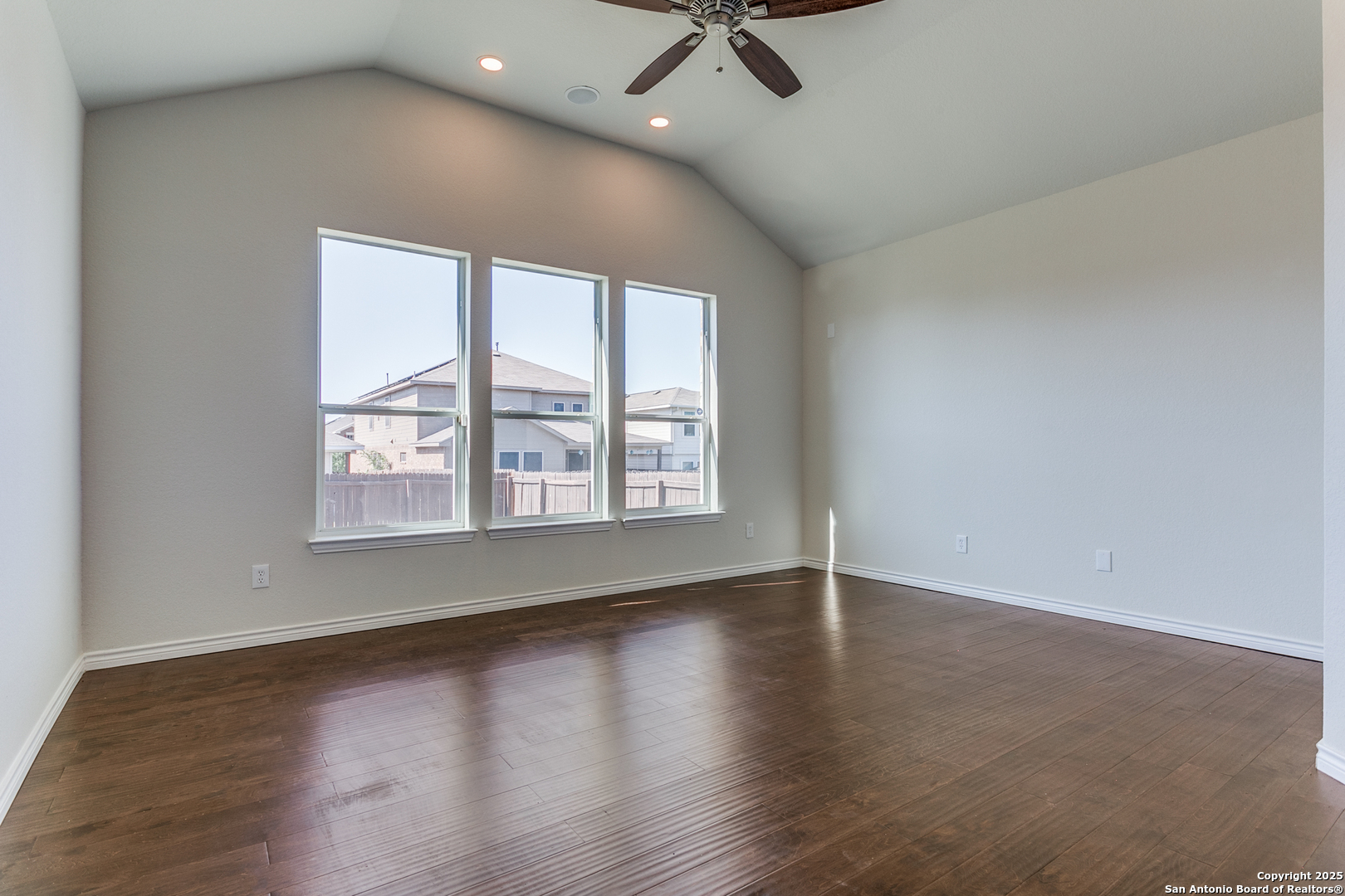 7823 Bluebird Haven Selma TX 78154