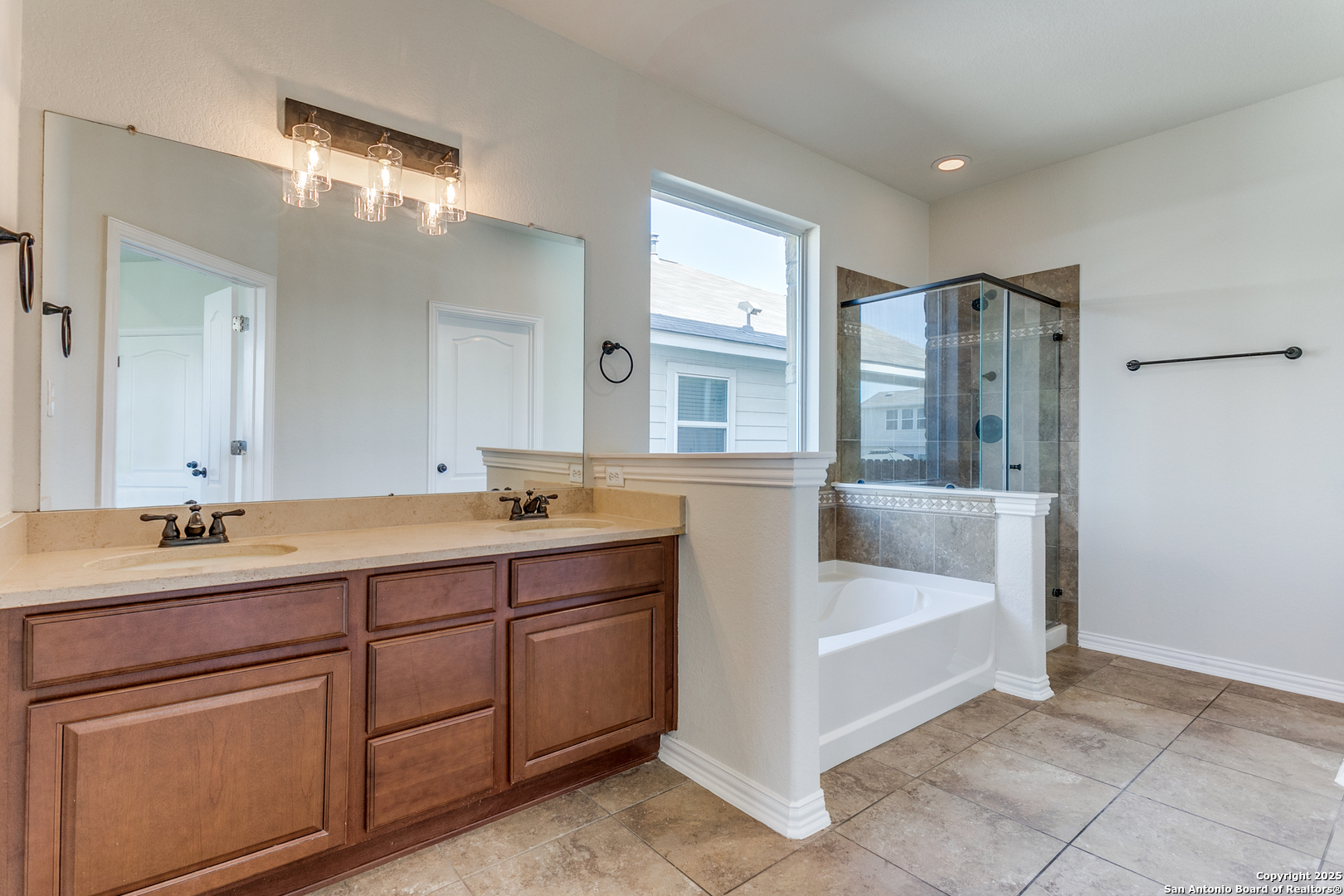 7823 Bluebird Haven Selma TX 78154