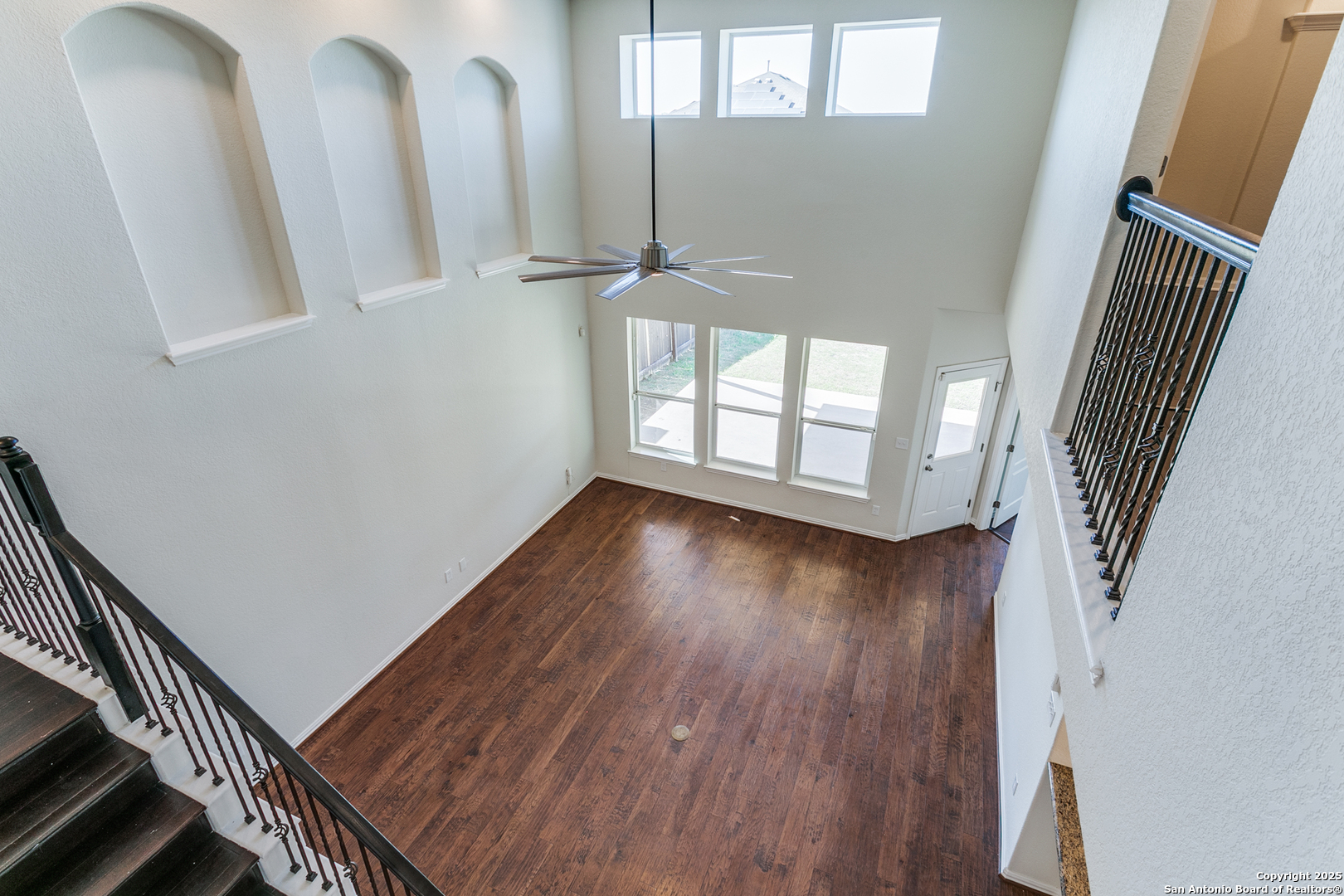 7823 Bluebird Haven Selma TX 78154
