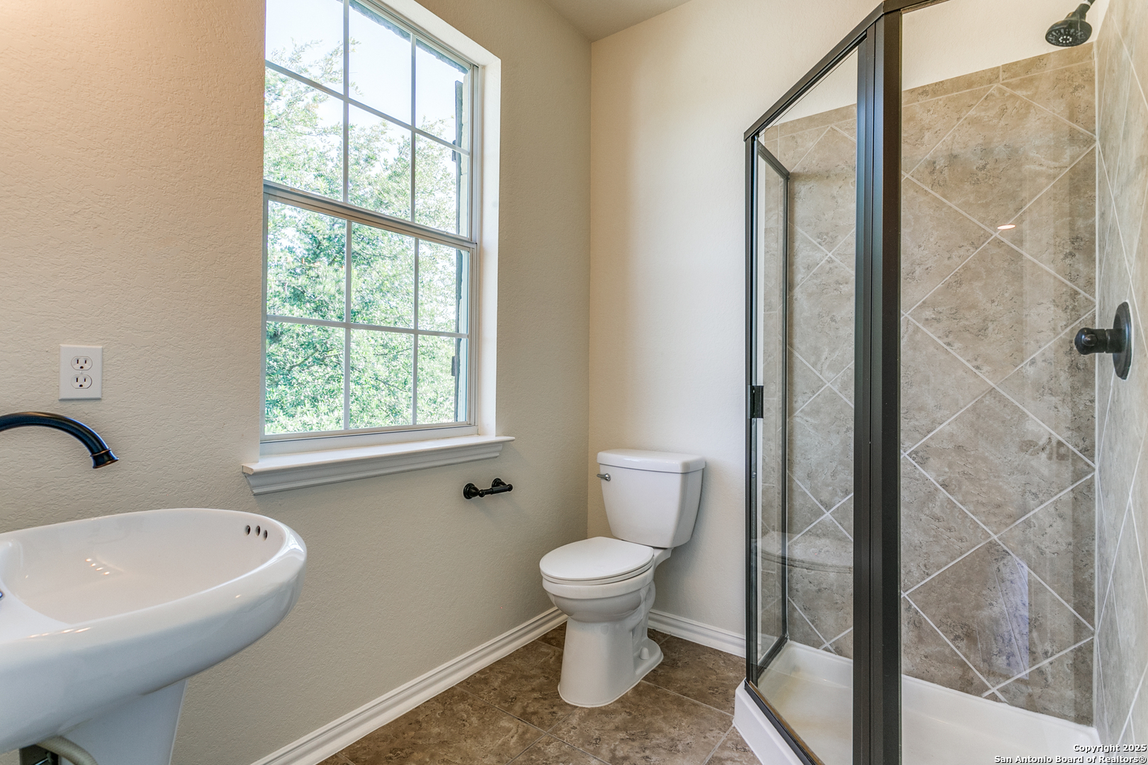 7823 Bluebird Haven Selma TX 78154