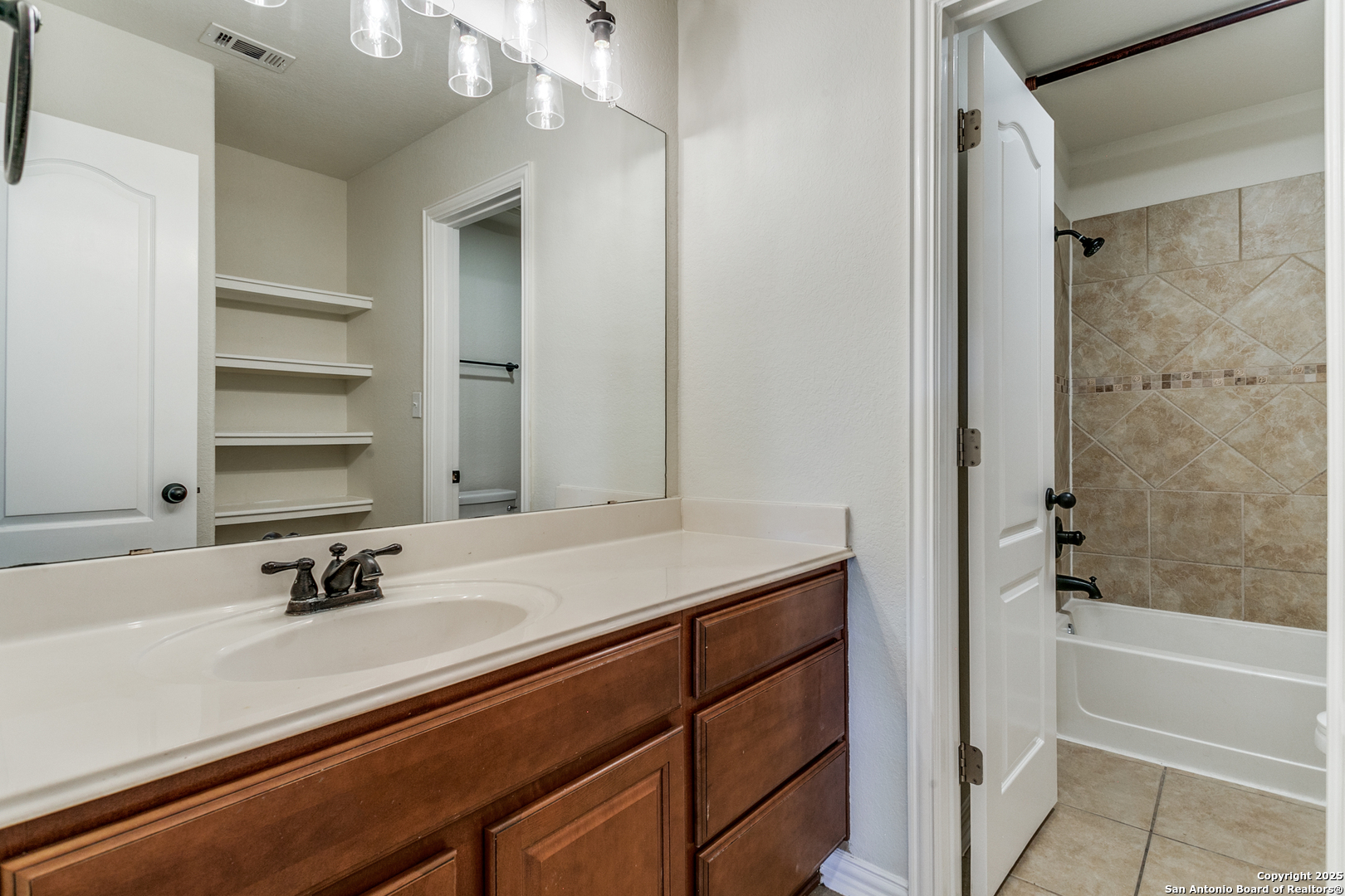 7823 Bluebird Haven Selma TX 78154