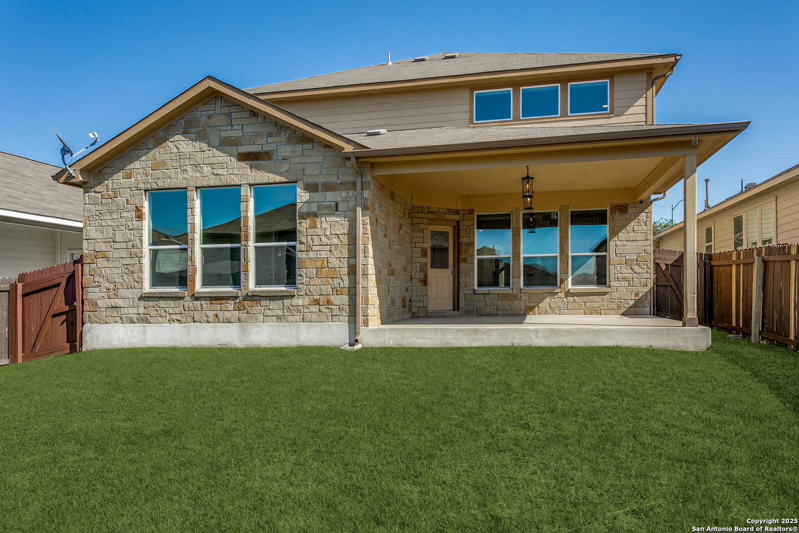 7823 Bluebird Haven Selma TX 78154