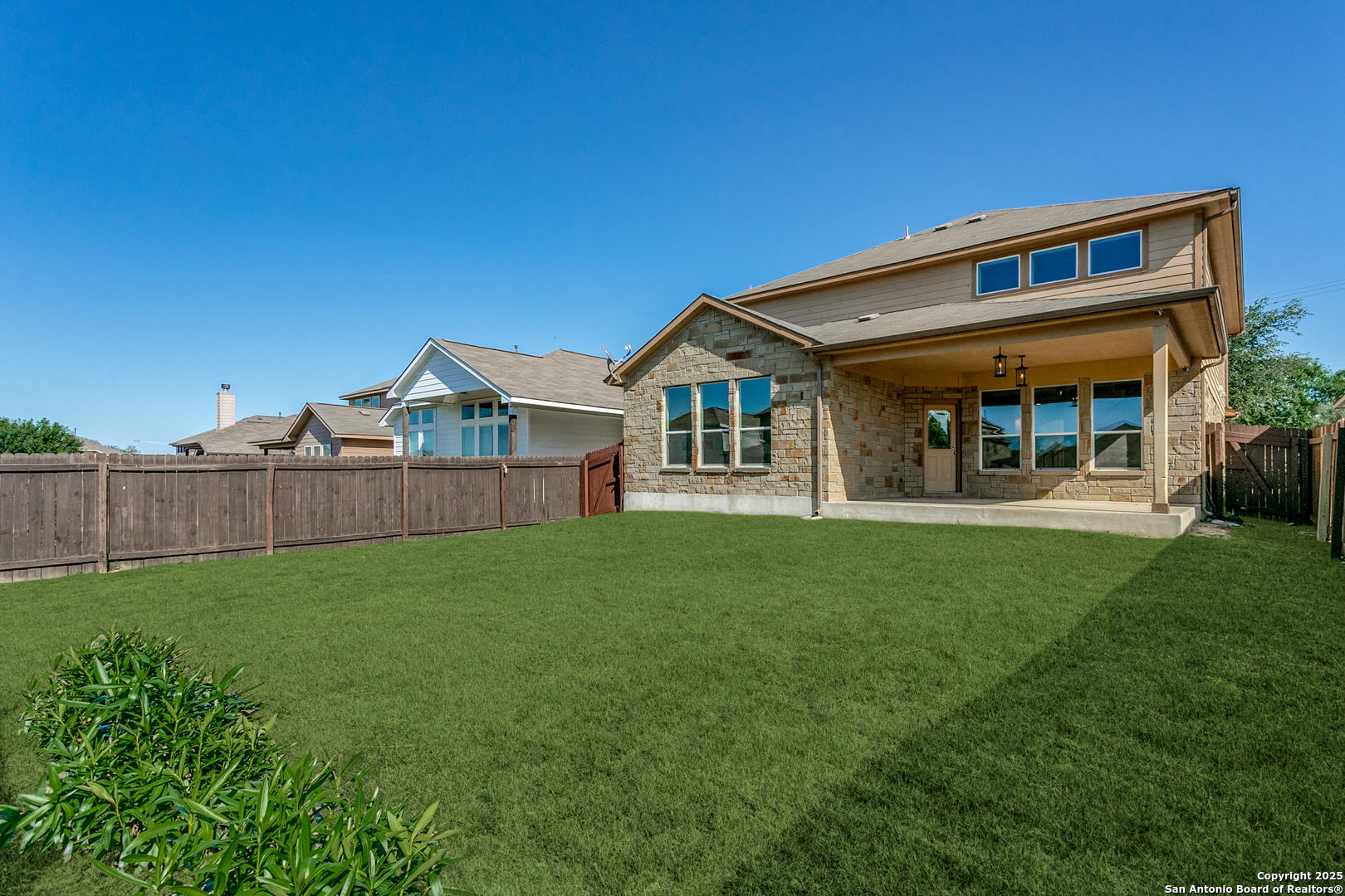 7823 Bluebird Haven Selma TX 78154