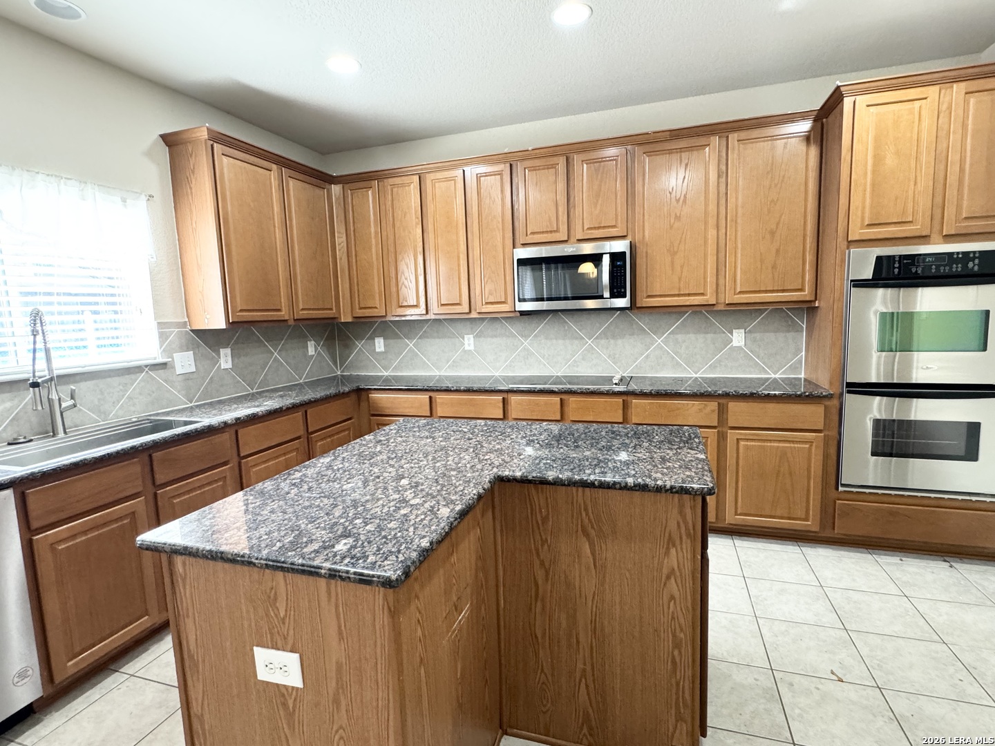 404 Circle Star Schertz TX 78154