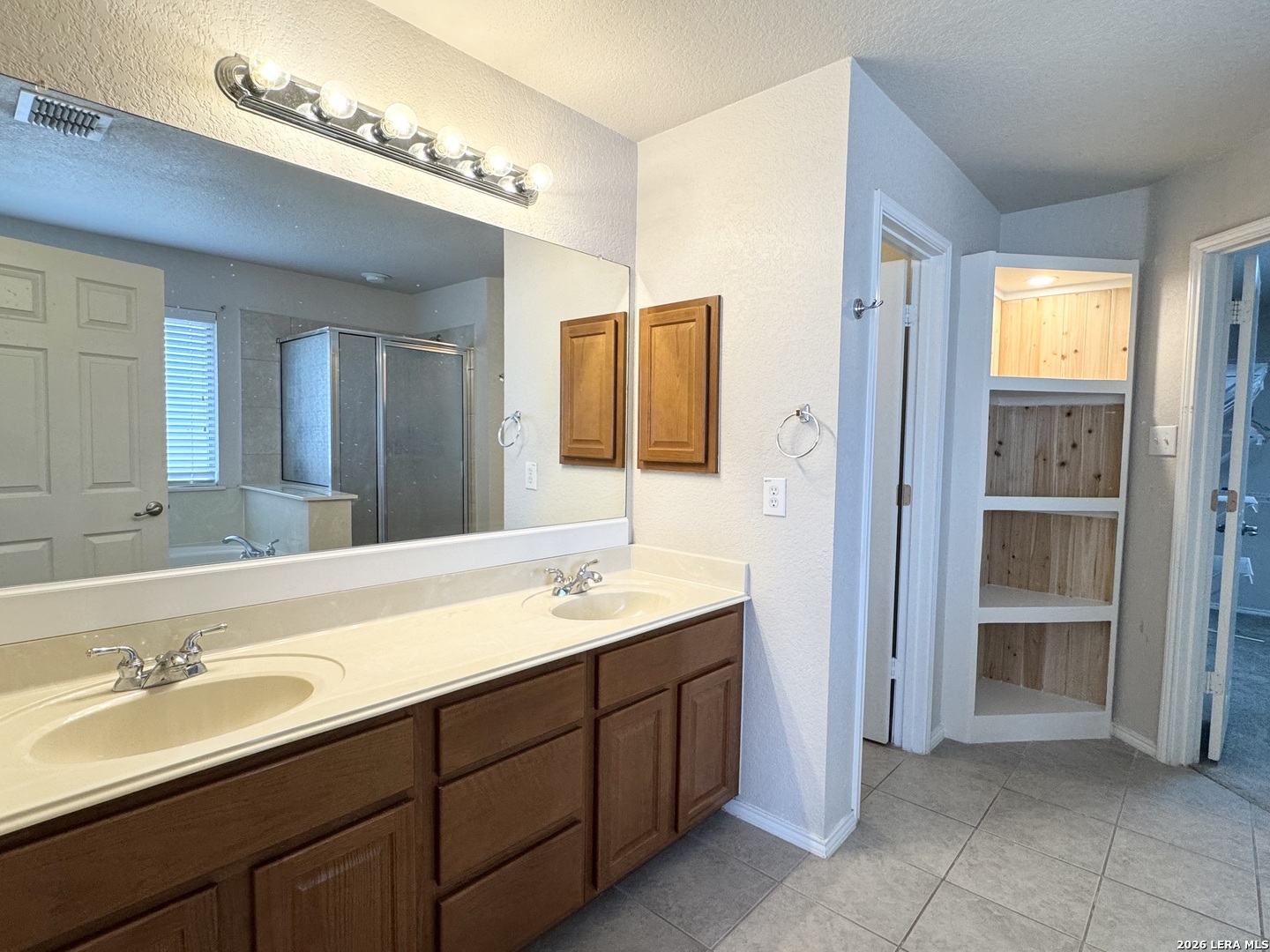 404 Circle Star Schertz TX 78154