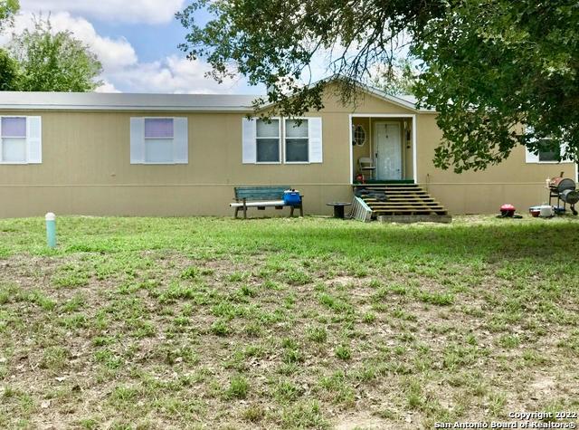 23114 White Hickory Elmendorf TX 78112
