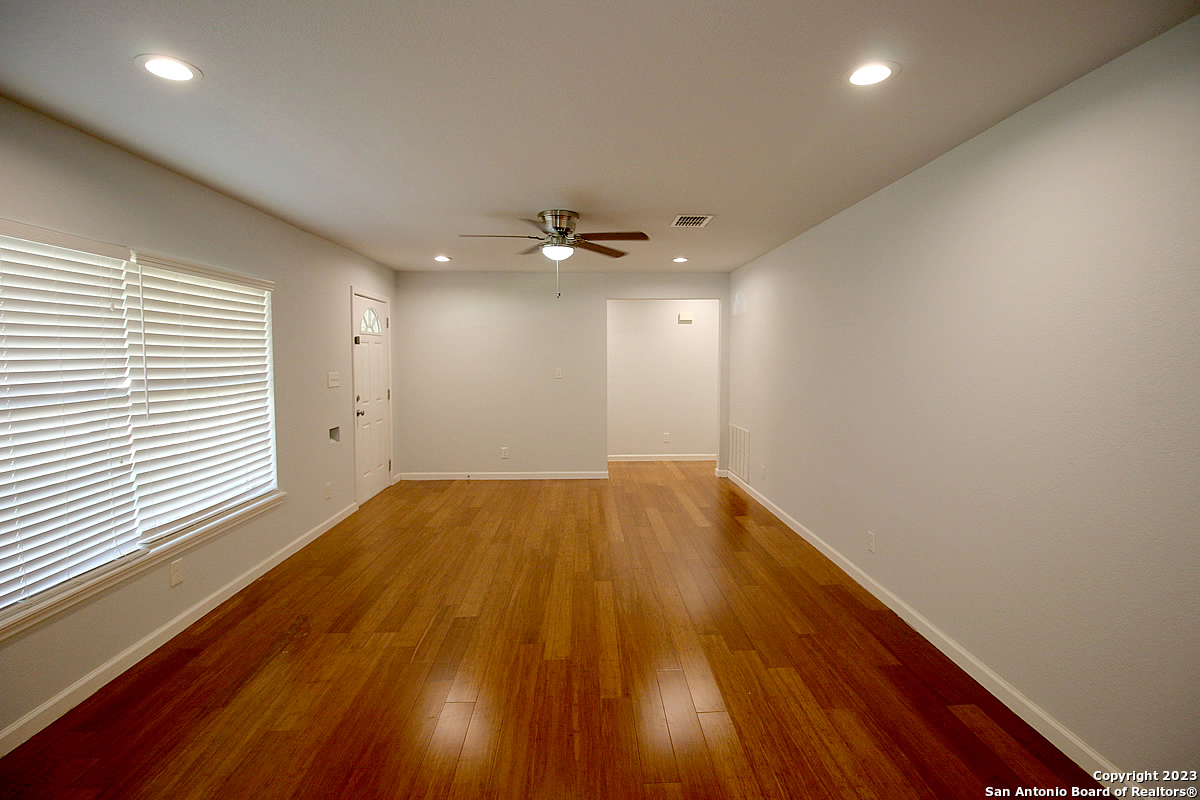 64 Vaughan Place San Antonio TX 78201
