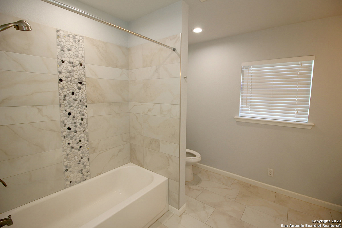 64 Vaughan Place San Antonio TX 78201