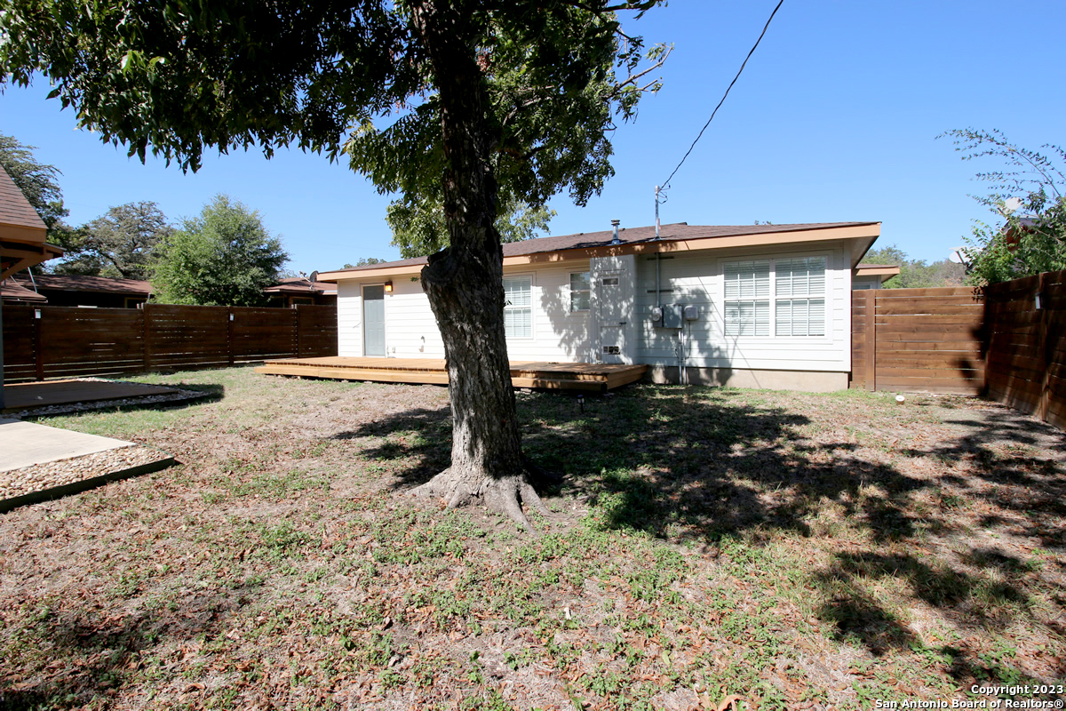 64 Vaughan Place San Antonio TX 78201