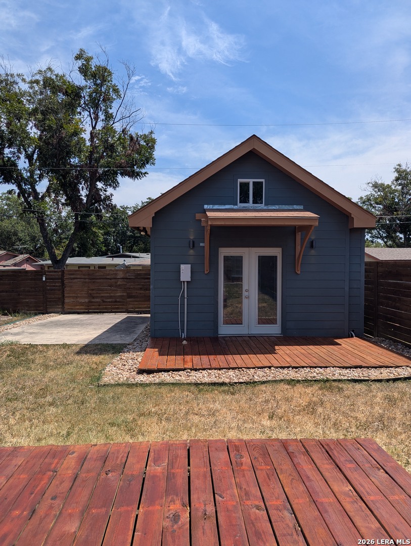 64 Vaughan Place San Antonio TX 78201