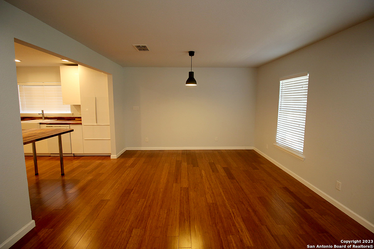 64 Vaughan Place San Antonio TX 78201