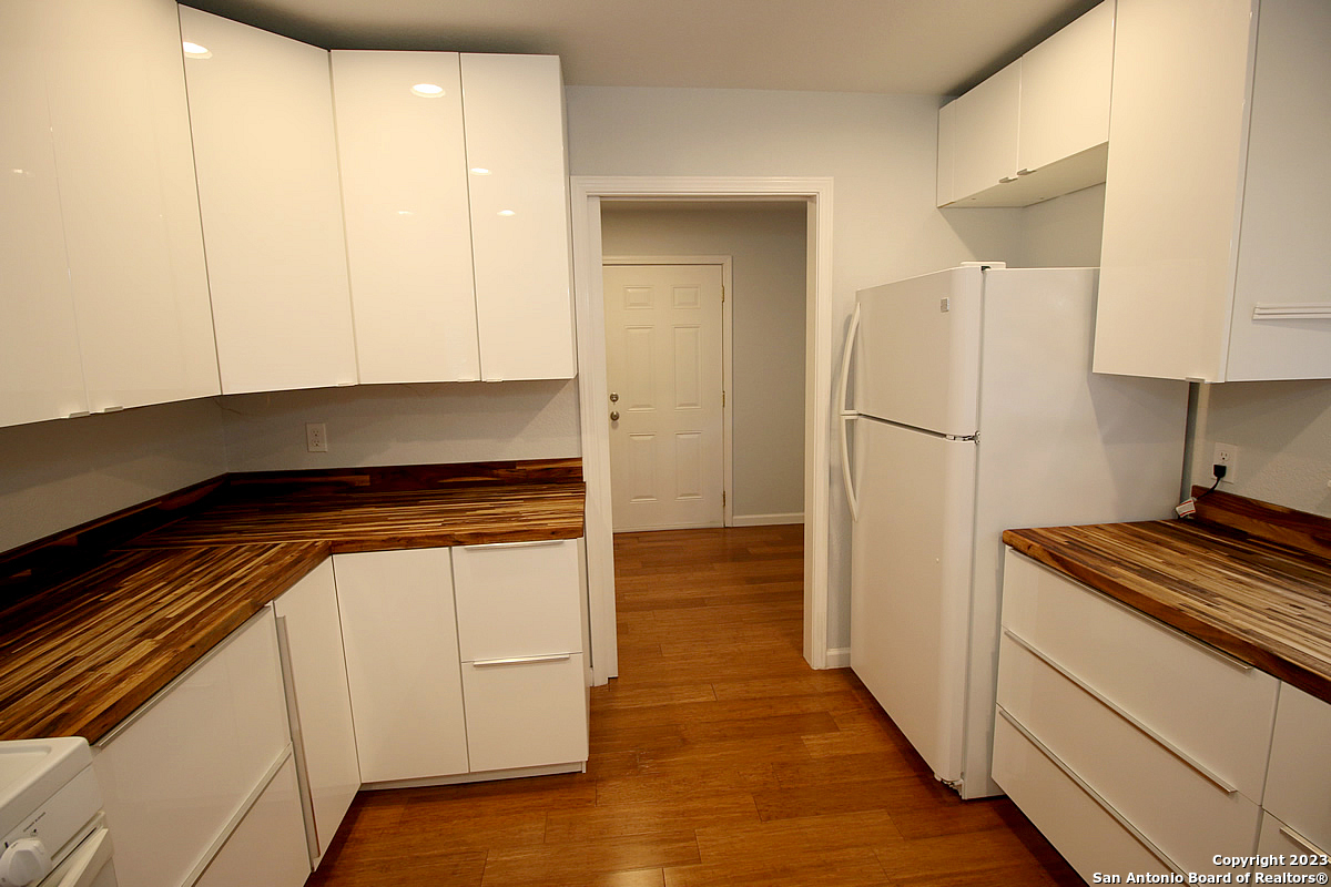 64 Vaughan Place San Antonio TX 78201