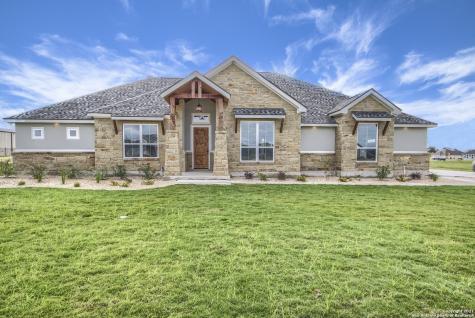 108 Ranchers Way Floresville TX 78114