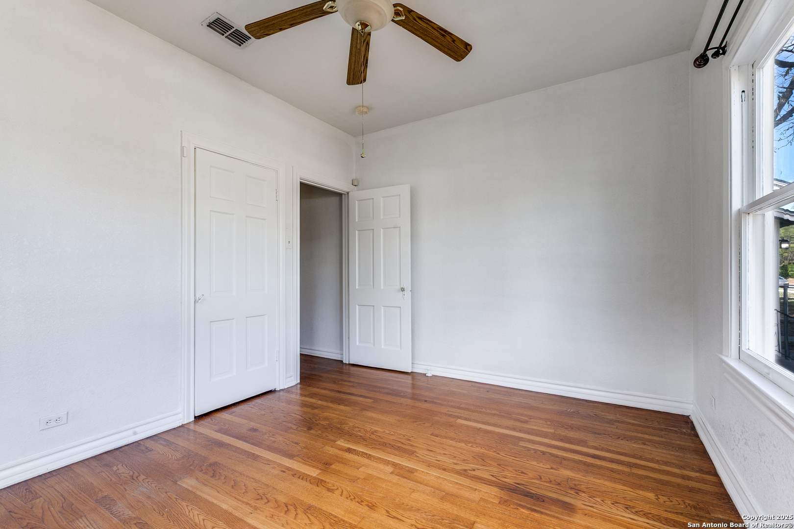 2022 W Craig San Antonio TX 78201