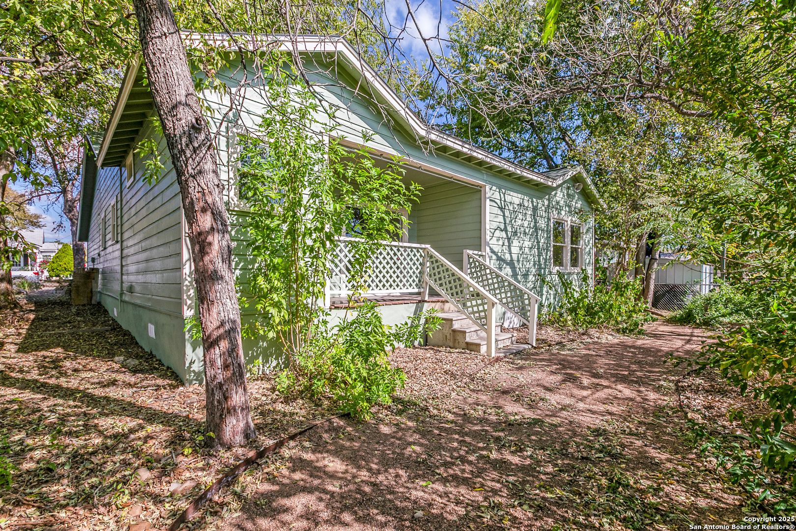 2022 W Craig San Antonio TX 78201