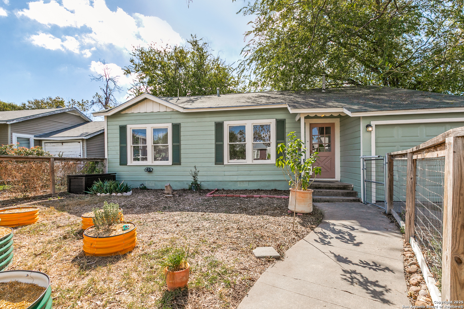 2022 W Craig San Antonio TX 78201