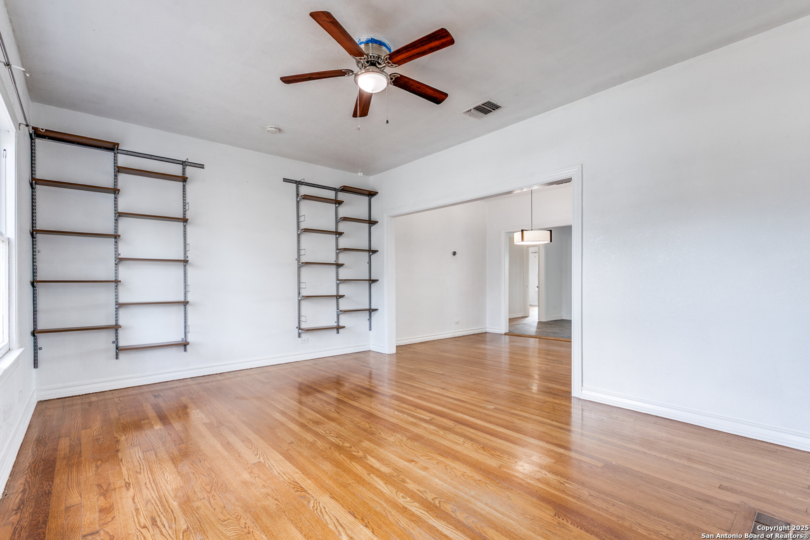 2022 W Craig San Antonio TX 78201
