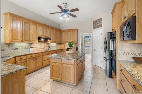 765 E Loop 1604 St Hedwig TX 78152
