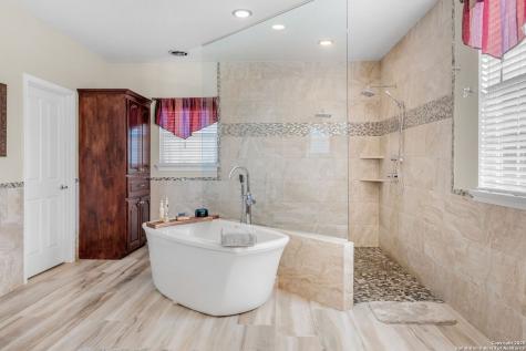 765 E Loop 1604 St Hedwig TX 78152