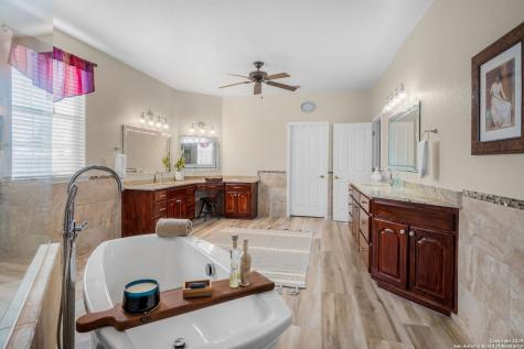 765 E Loop 1604 St Hedwig TX 78152