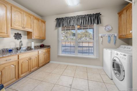 765 E Loop 1604 St Hedwig TX 78152