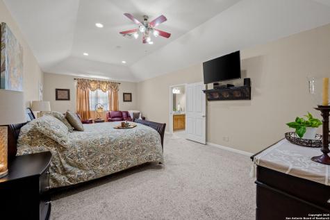 765 E Loop 1604 St Hedwig TX 78152