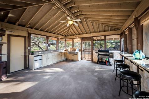 765 E Loop 1604 St Hedwig TX 78152