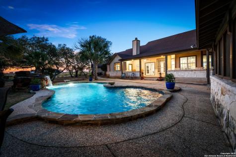 765 E Loop 1604 St Hedwig TX 78152