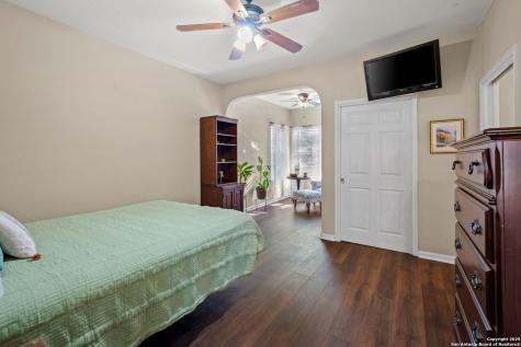 765 E Loop 1604 St Hedwig TX 78152
