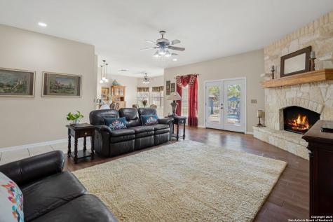 765 E Loop 1604 St Hedwig TX 78152