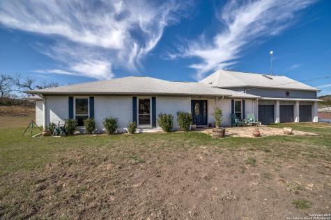 8415 County Road 279 Rio Medina TX 78066