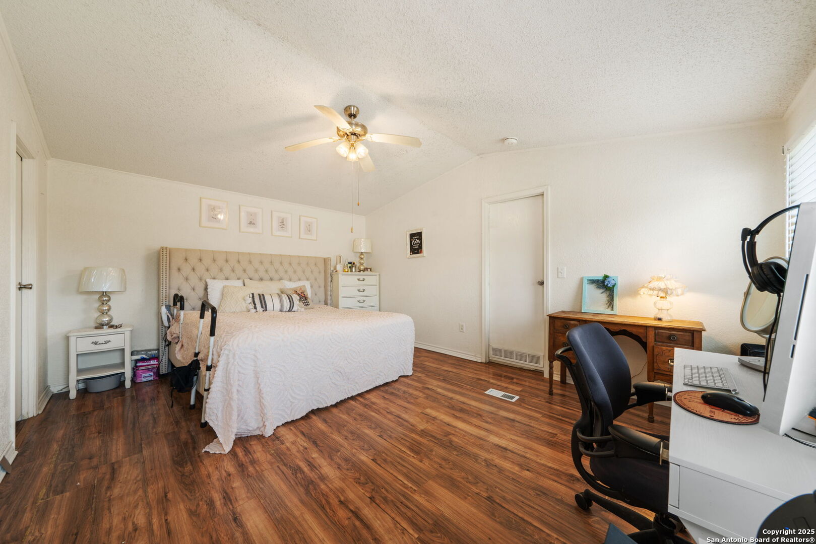 1128 Wright Bandera TX 78003
