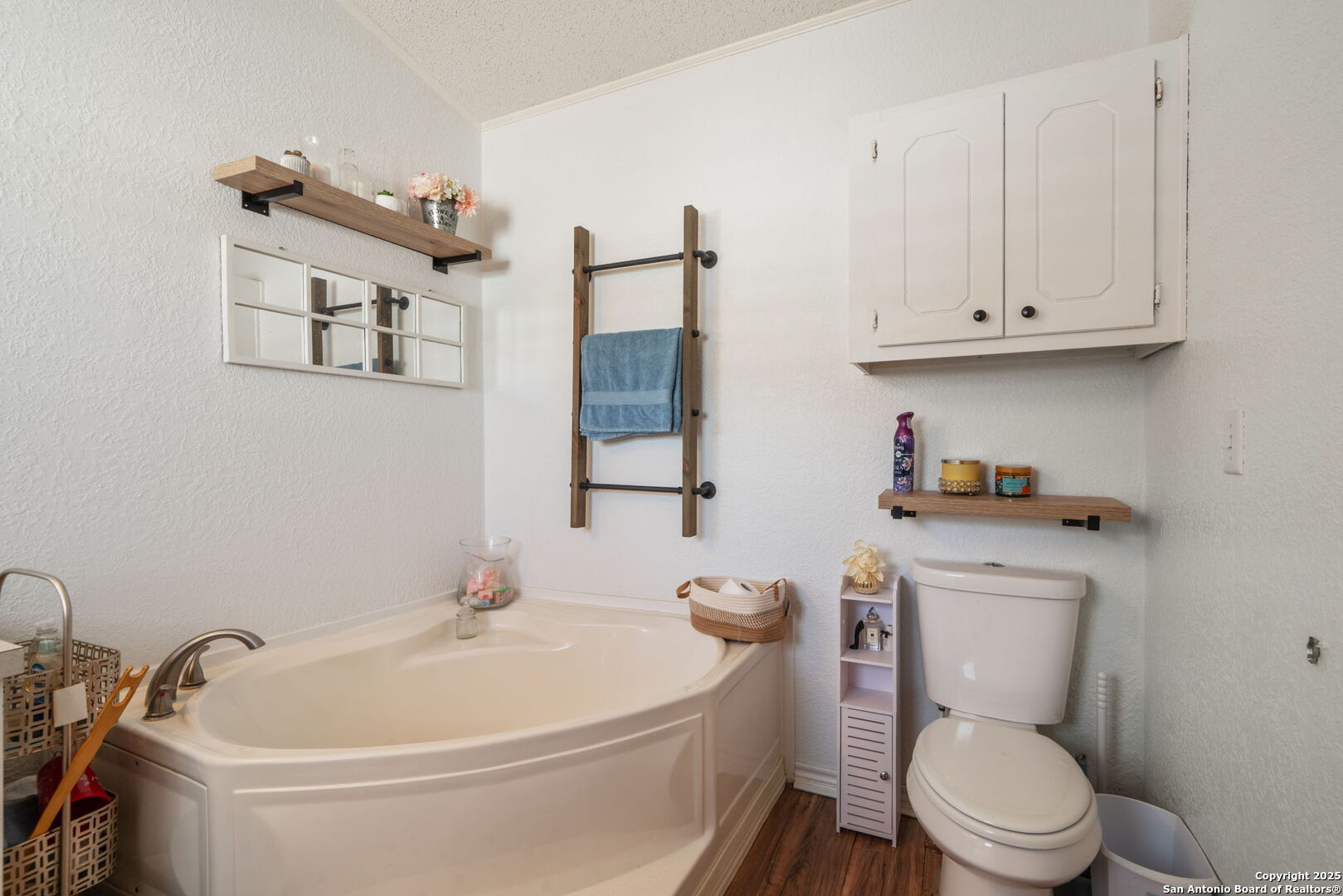 1128 Wright Bandera TX 78003