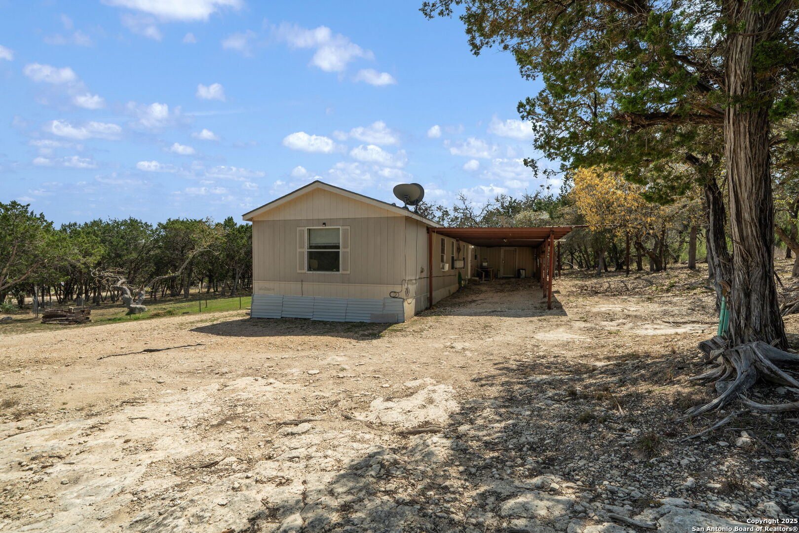 1128 Wright Bandera TX 78003