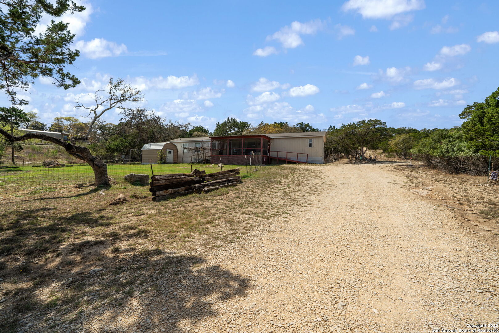1128 Wright Bandera TX 78003