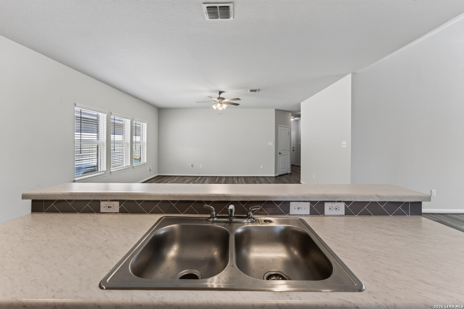 4823 Cambridge Park Converse TX 78109
