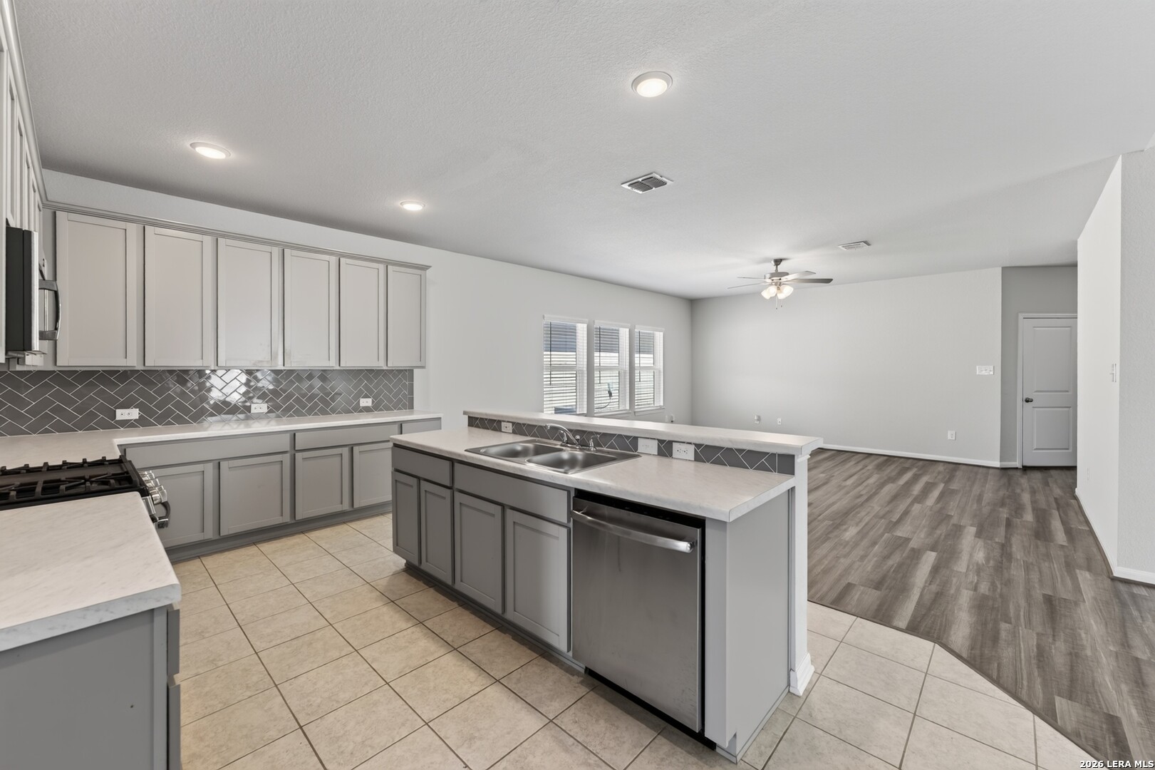 4823 Cambridge Park Converse TX 78109