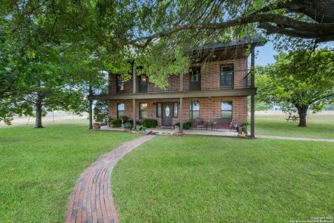 3922 County Road 541 Hondo TX 78861