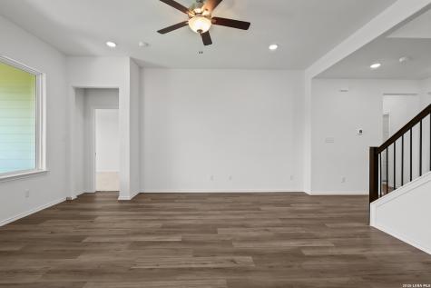 6915 Comanche Cave San Antonio TX 78233