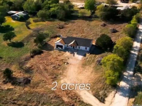 106 Valley Oaks Lane Kerrville TX 78028