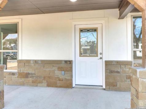 106 Valley Oaks Lane Kerrville TX 78028