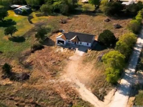 106 Valley Oaks Lane Kerrville TX 78028