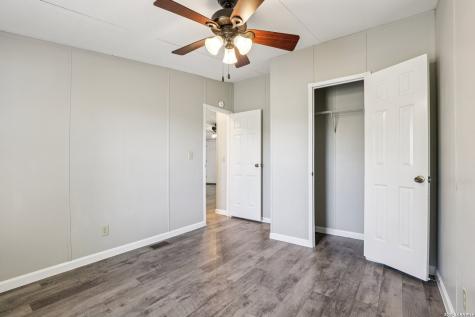 22731 Hickory Shadow Elmendorf TX 78112