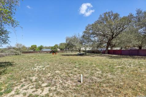 22731 Hickory Shadow Elmendorf TX 78112