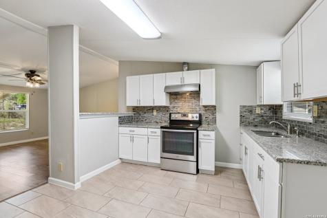 22731 Hickory Shadow Elmendorf TX 78112